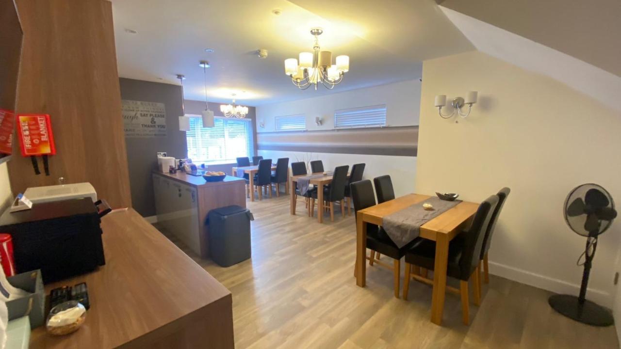 Deepcut Lodge Bed & Breakfast Self Service 캠벌리 외부 사진
