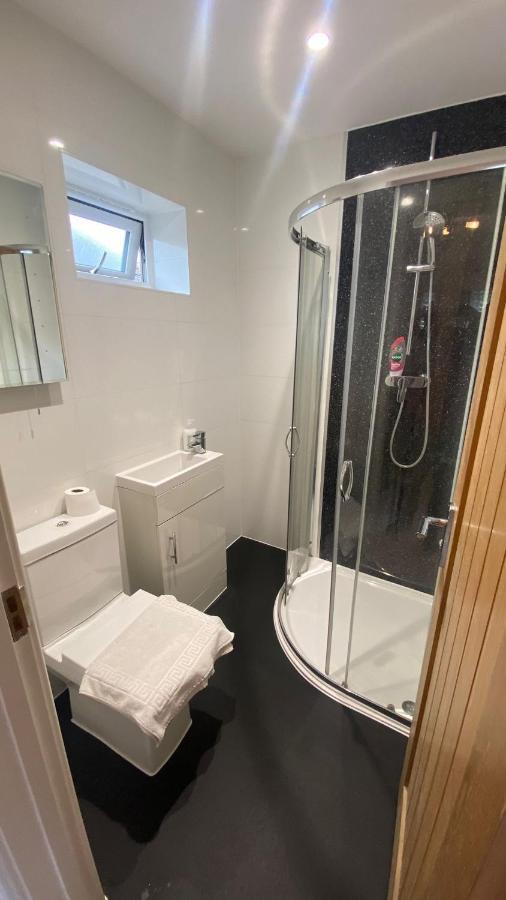 Deepcut Lodge Bed & Breakfast Self Service 캠벌리 외부 사진